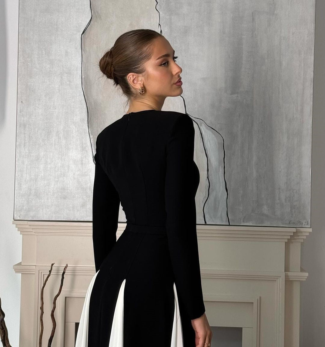 Women’s Black and White Long Sleeve Dress Maxi