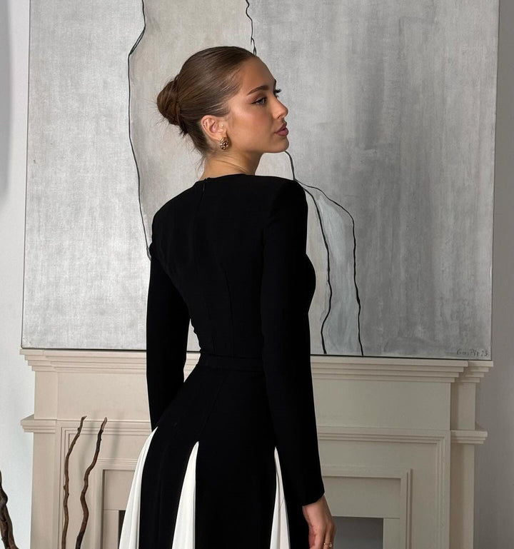 Women’s Black and White Long Sleeve Dress Maxi